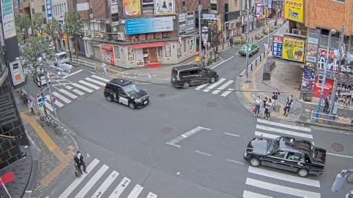 歌舞伎町 新宿区役所通り