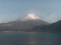 本栖湖から見た富士山