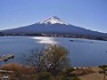 河口湖畔から望む富士山